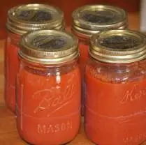 home-canned-tomato-sauce.webp